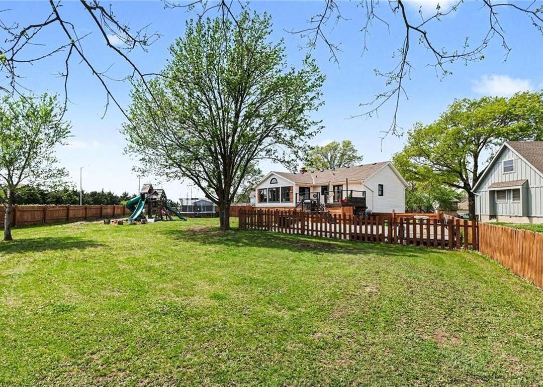 2413 W Post Oak Road — photo 24