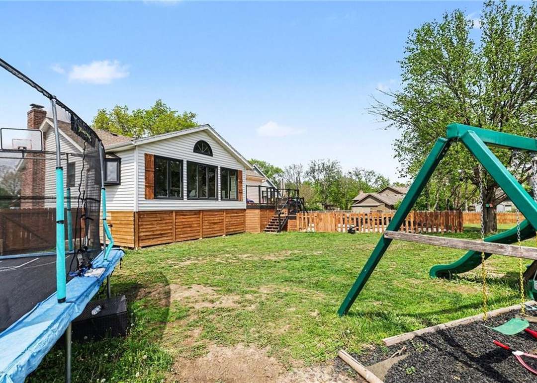 2413 W Post Oak Road — photo 25