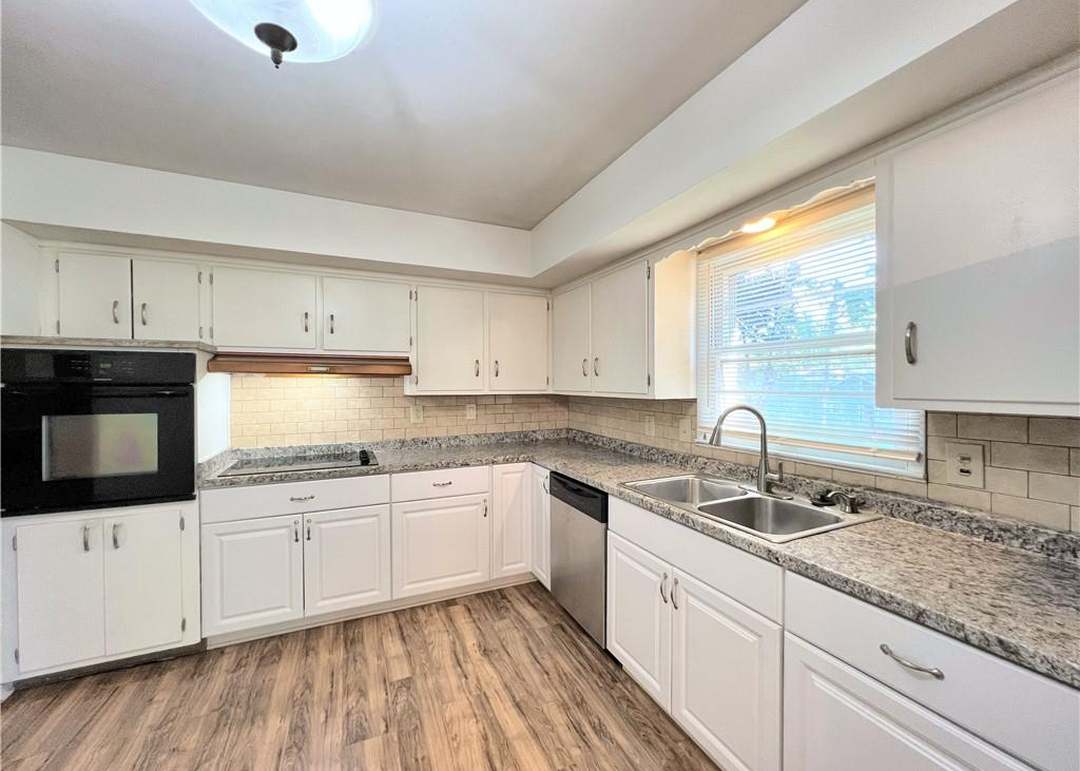 8319 W 91st Terrace — photo 15