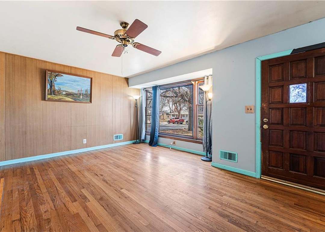 10107 Belmont Avenue — photo 10