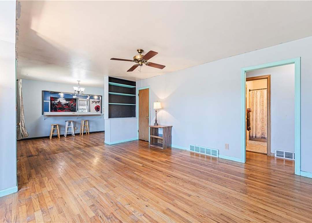 10107 Belmont Avenue — photo 12