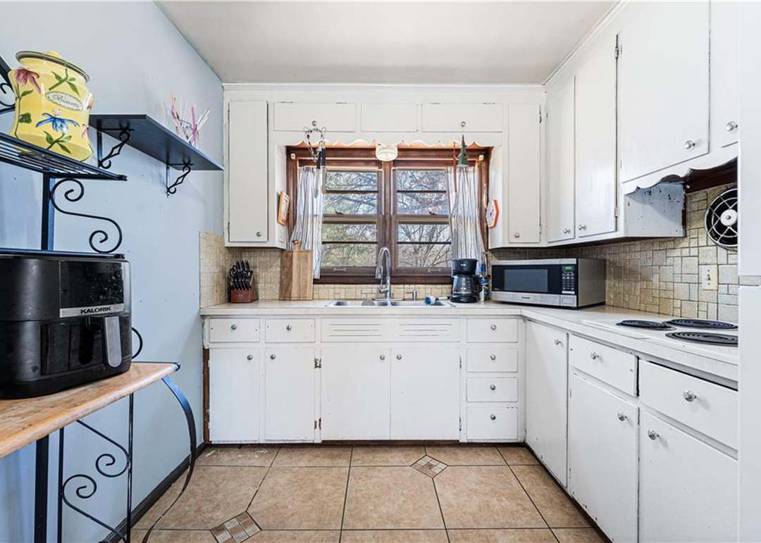 10107 Belmont Avenue — photo 15