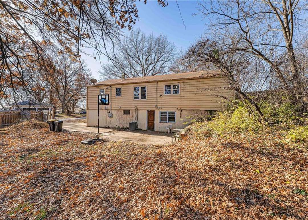 10107 Belmont Avenue — photo 28