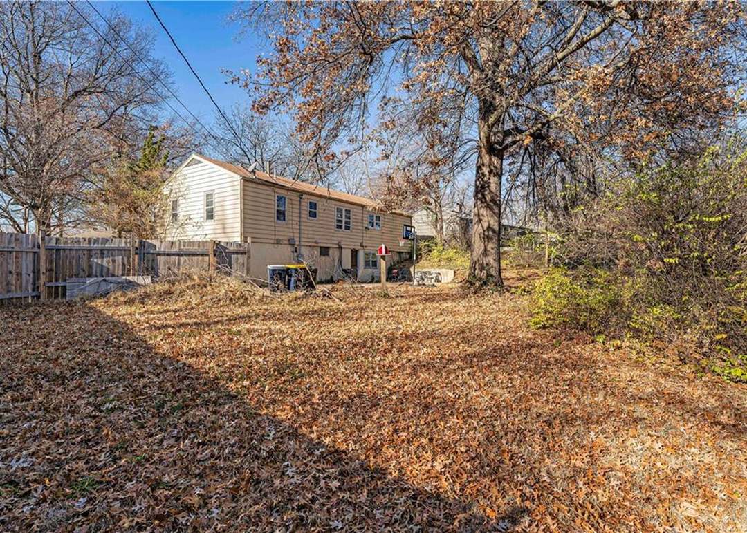 10107 Belmont Avenue — photo 31