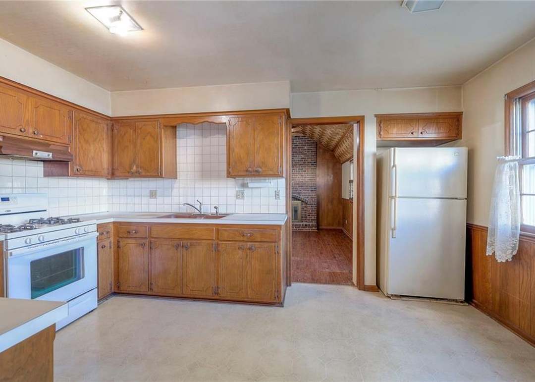 11918 W 59th Terrace — photo 2