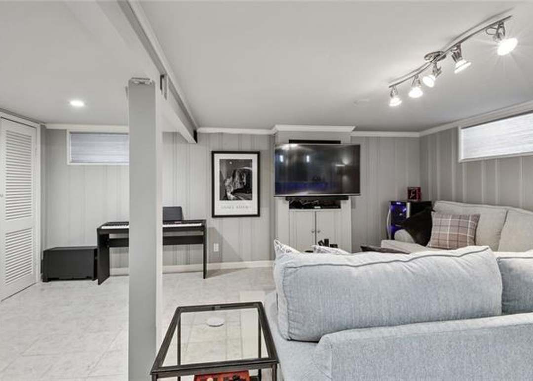 5207 W 70th Street — photo 3