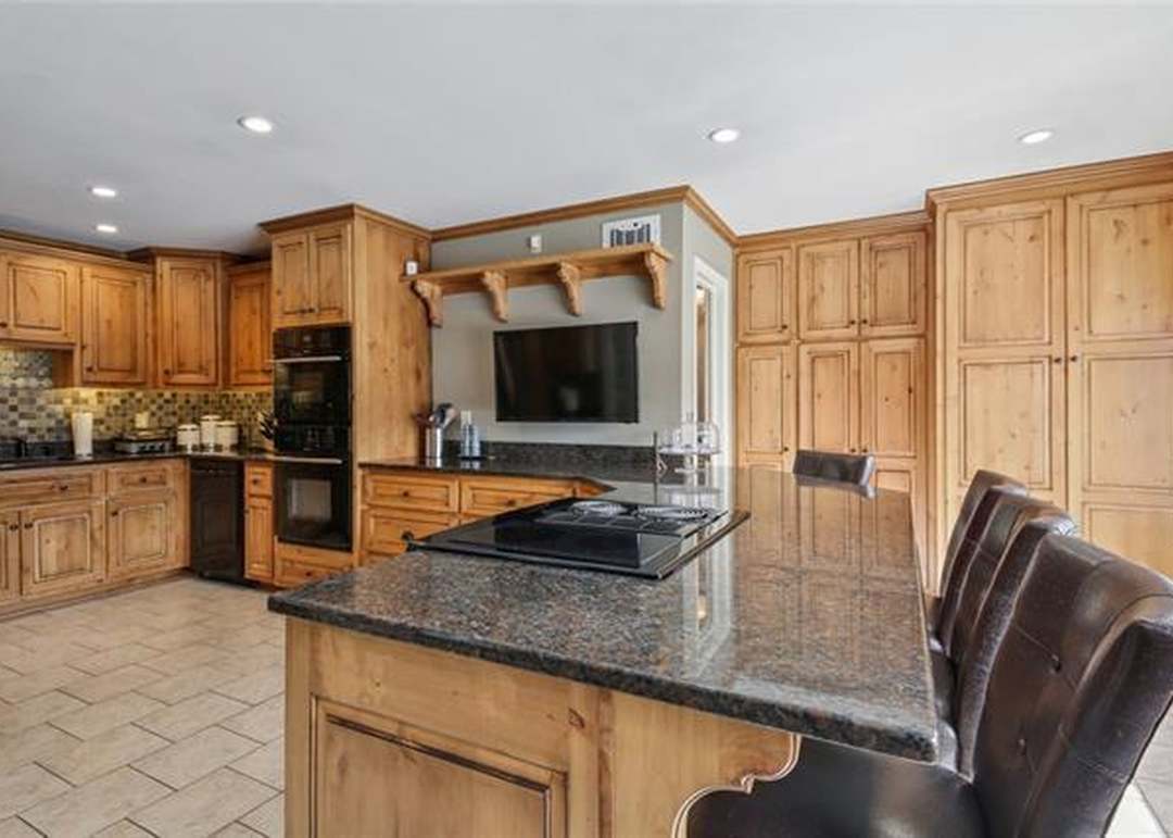 5207 W 70th Street — photo 11