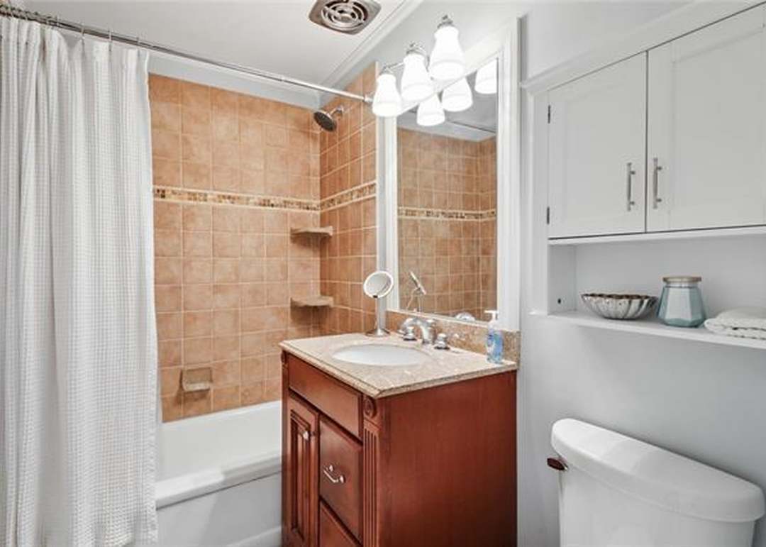 5207 W 70th Street — photo 16