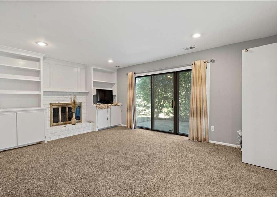 10200 Locust Street — photo 20