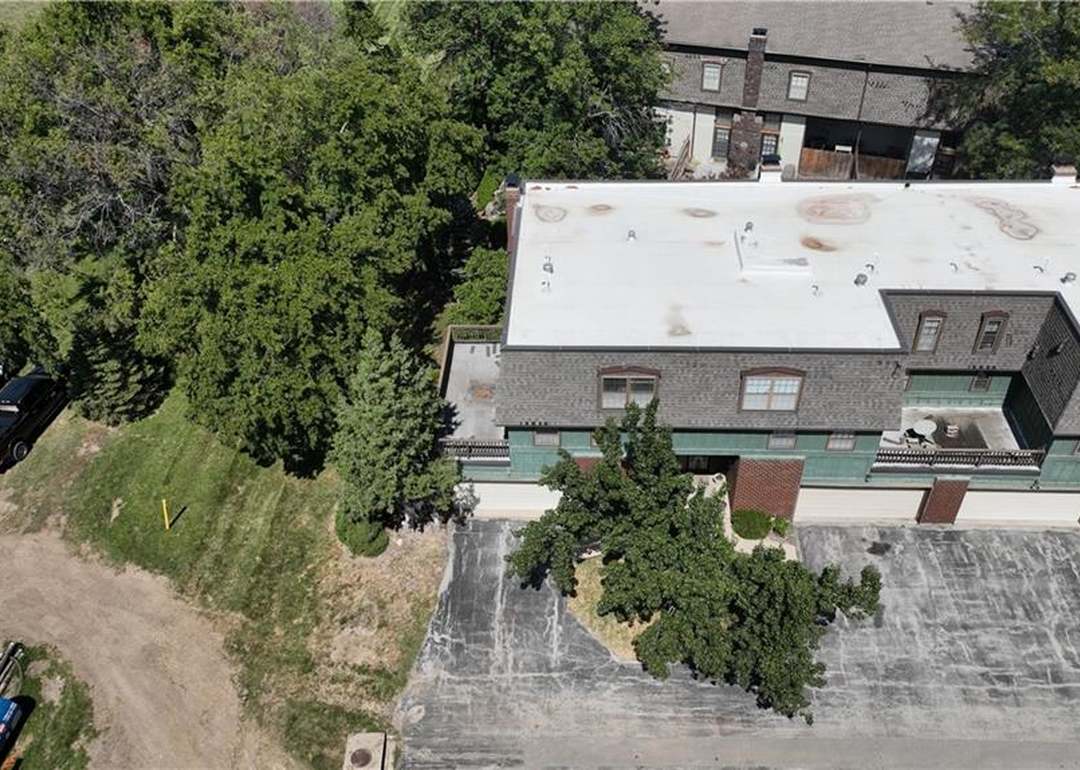 10200 Locust Street — photo 32