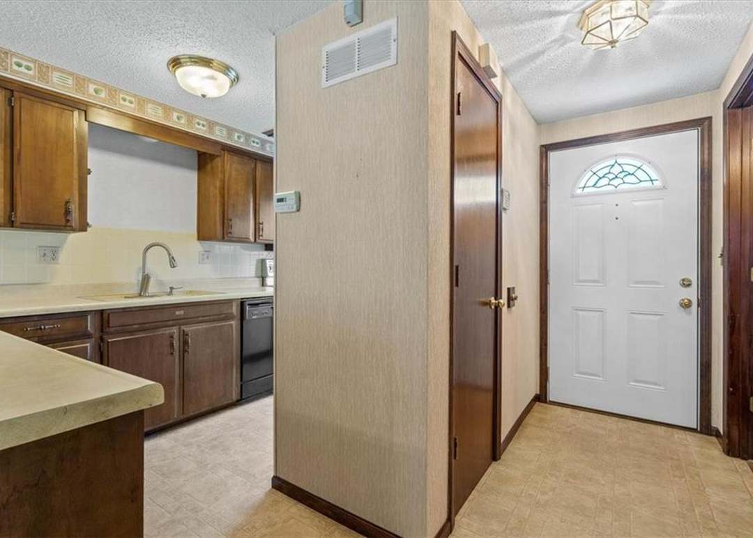 5915 Ridgeway Avenue — photo 14