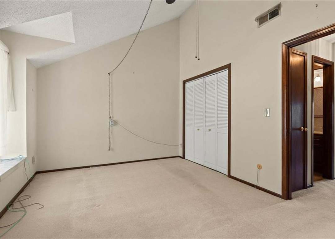 5915 Ridgeway Avenue — photo 16
