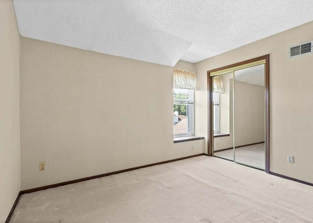 5915 Ridgeway Avenue — photo 19