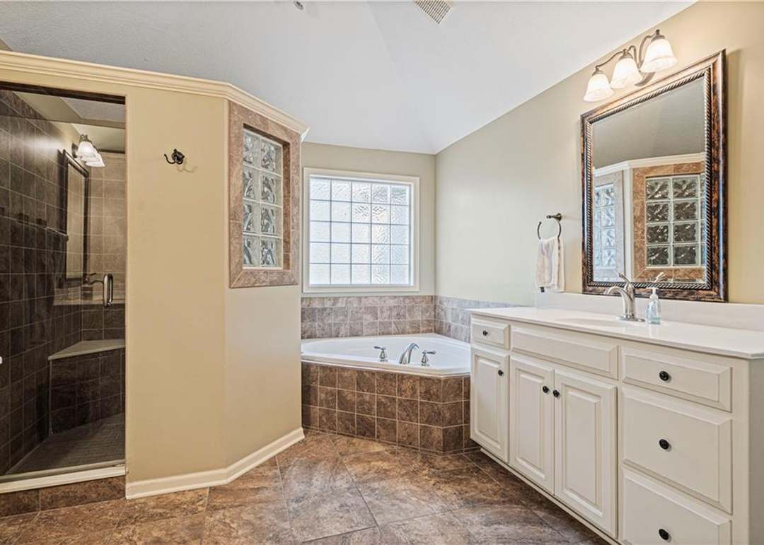 4507 Silverheel Street — photo 28