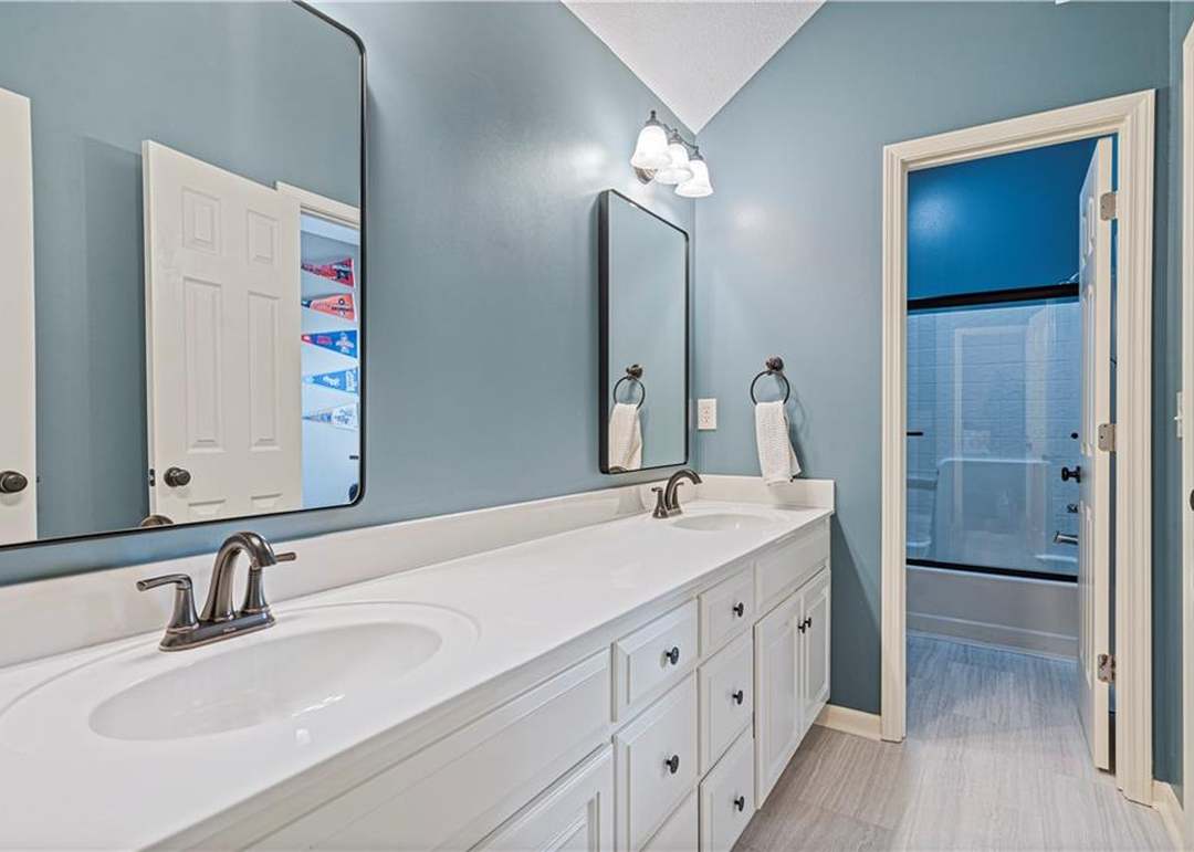 4507 Silverheel Street — photo 32