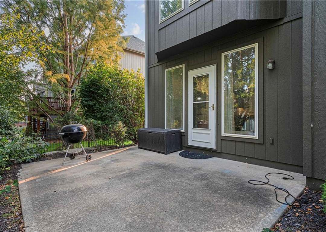 4507 Silverheel Street — photo 46