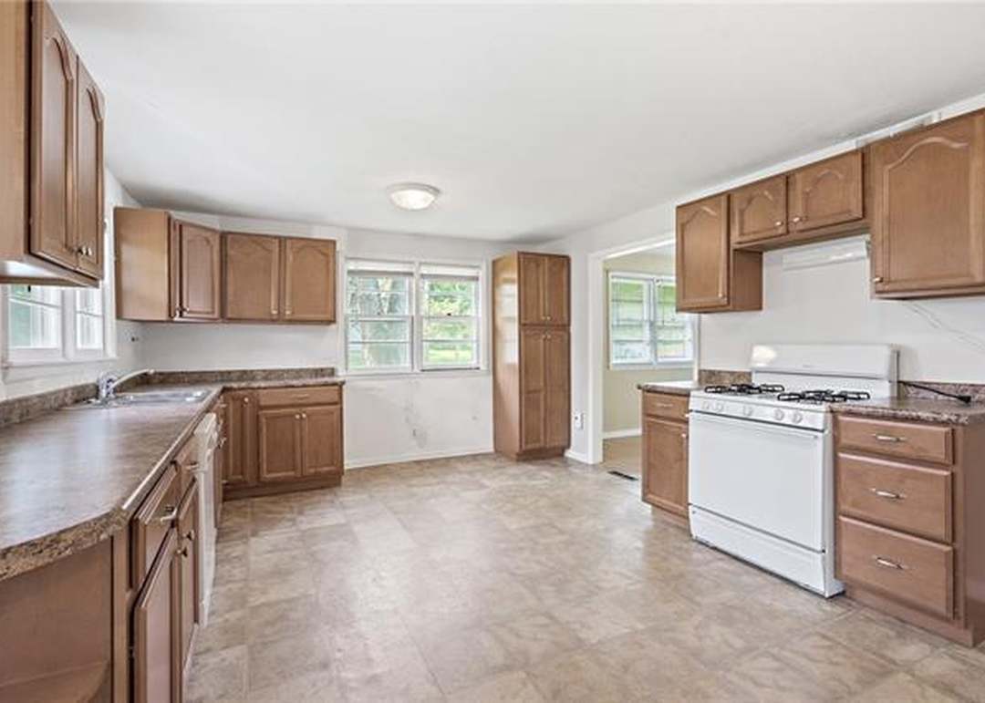 8539 Hayes Street — photo 8