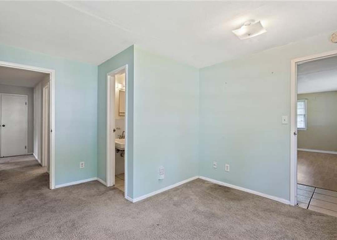 8539 Hayes Street — photo 10