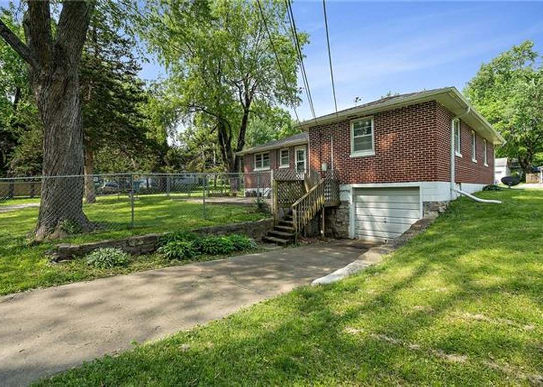 8539 Hayes Street — photo 28