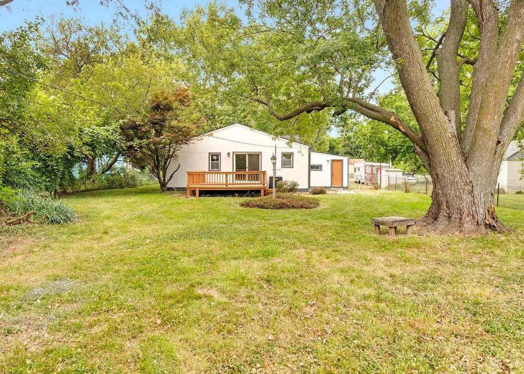 2119 S 38th Street — photo 37