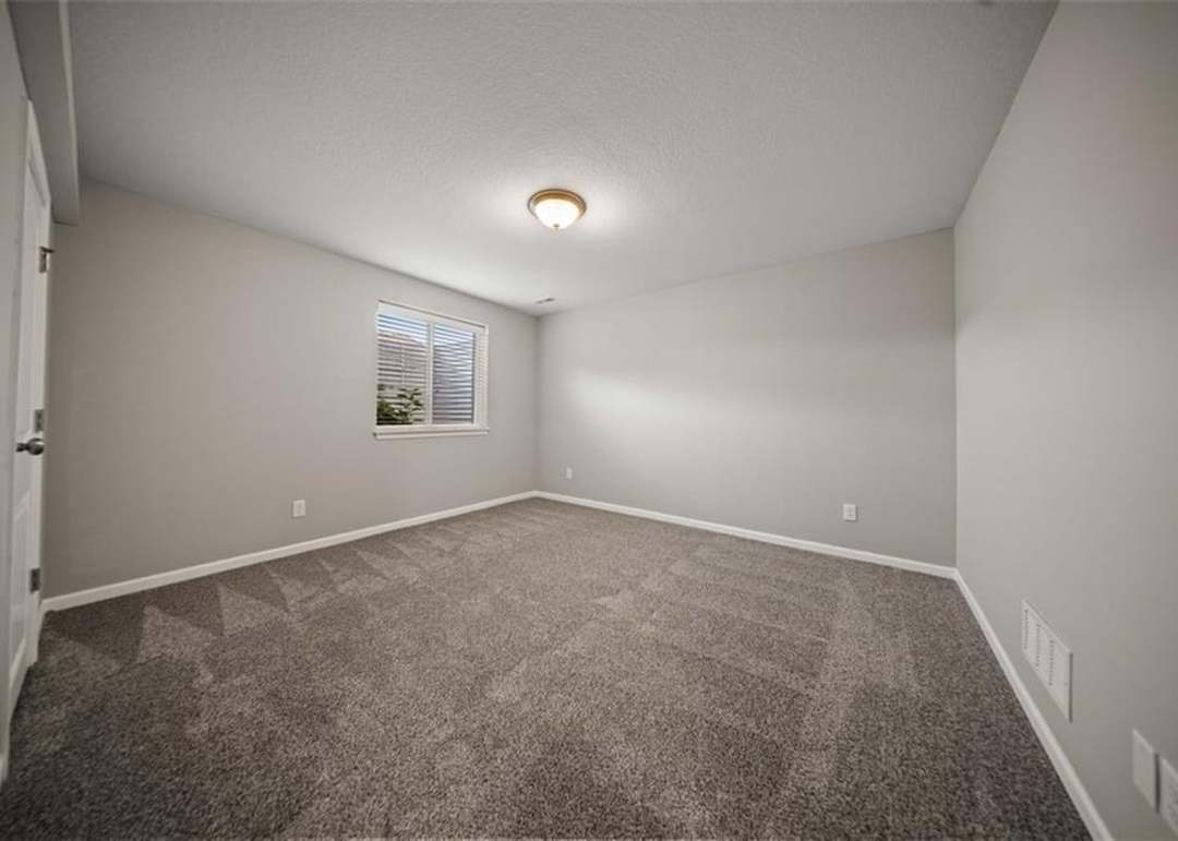 605 Poplar Court — photo 24