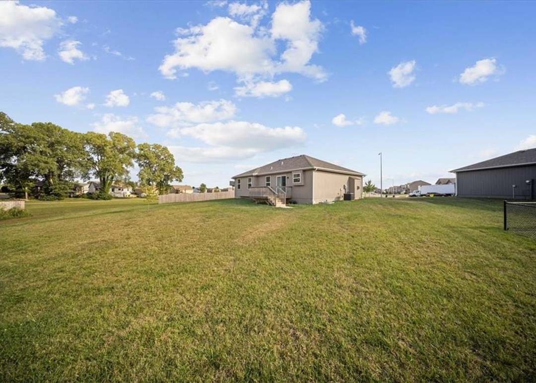 605 Poplar Court — photo 27