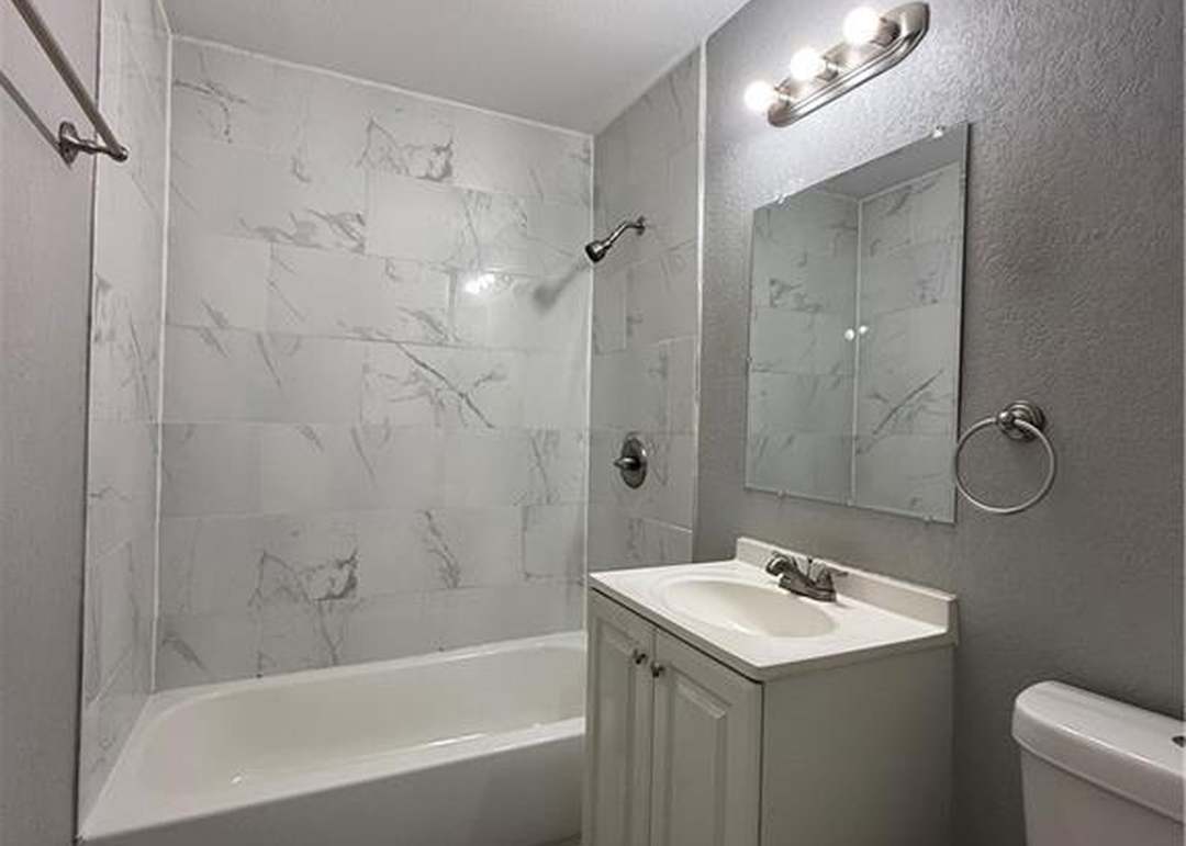 2718 S Brookside Avenue — photo 5