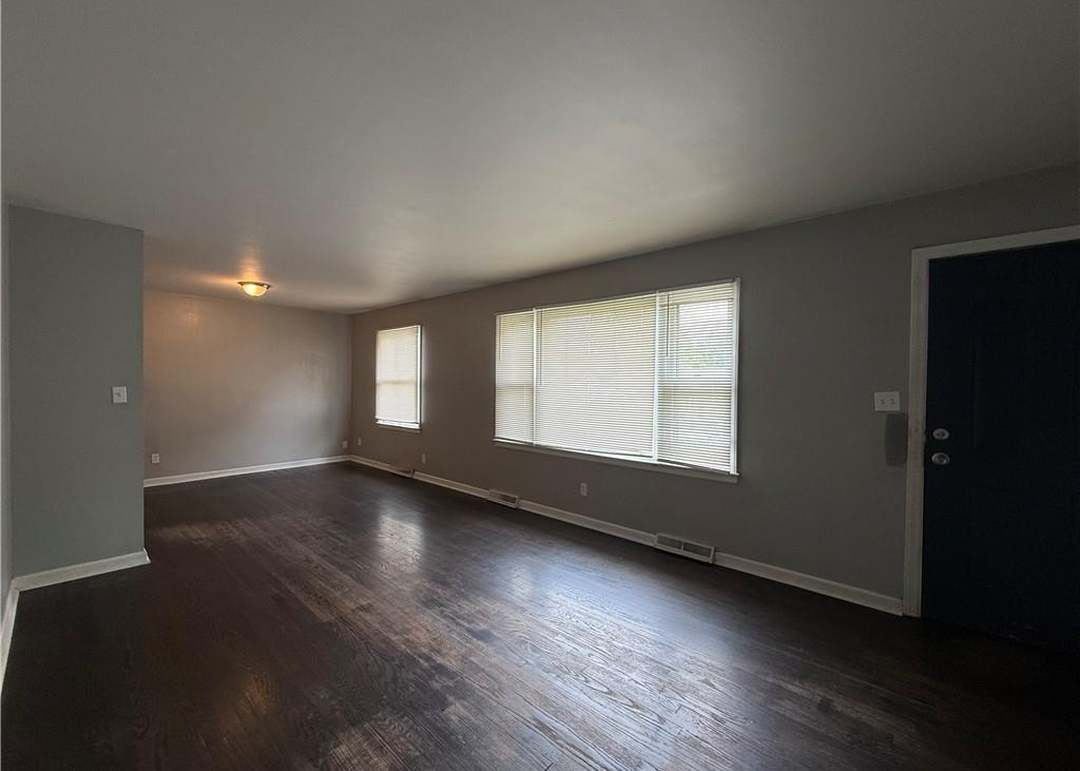 2718 S Brookside Avenue — photo 7