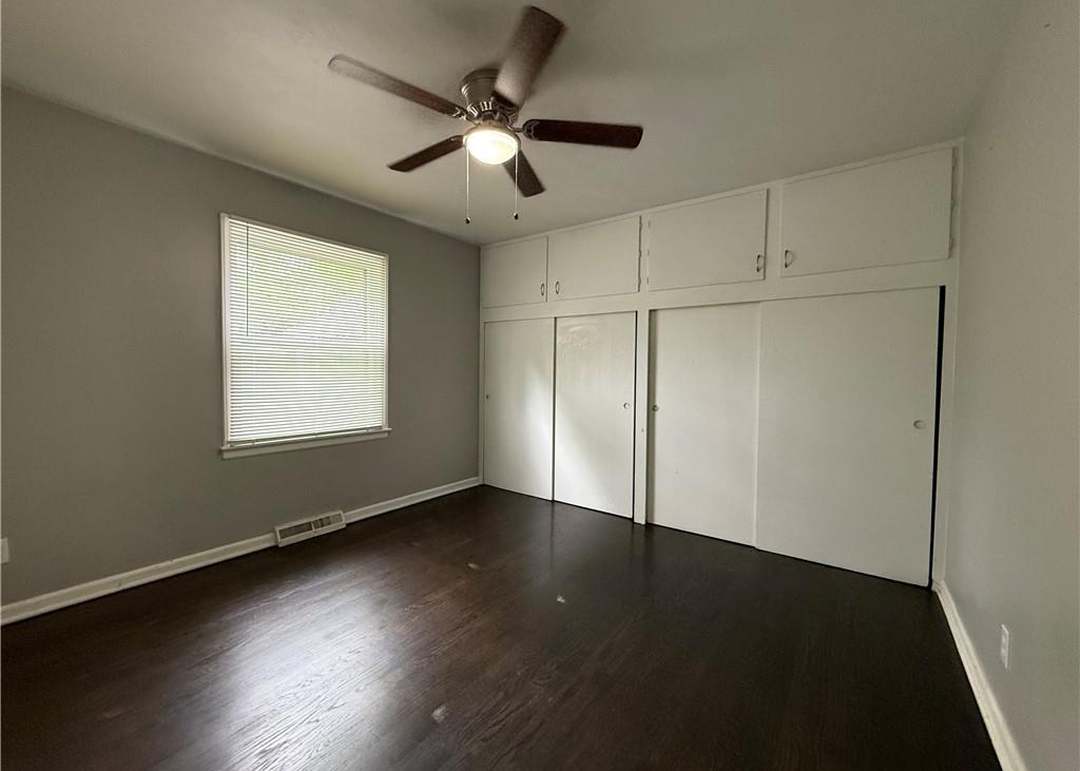 2718 S Brookside Avenue — photo 11