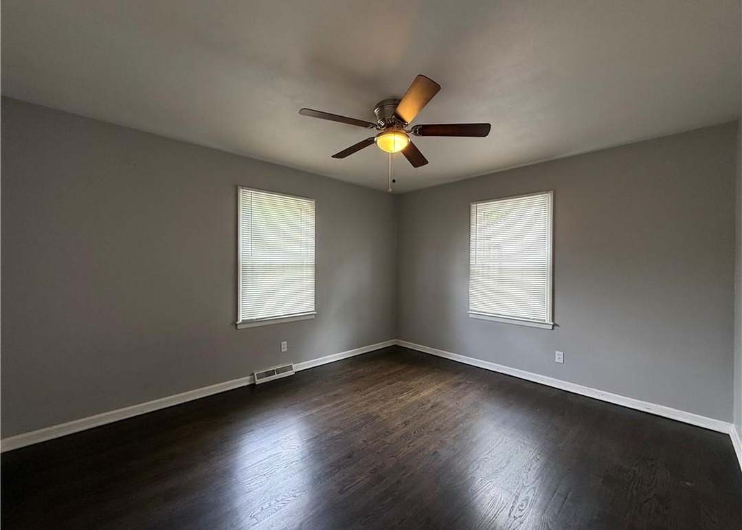 2718 S Brookside Avenue — photo 12