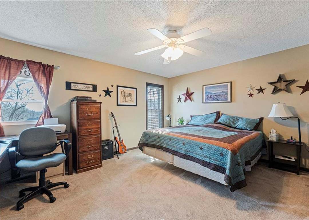 1215 Camelot Drive — photo 23
