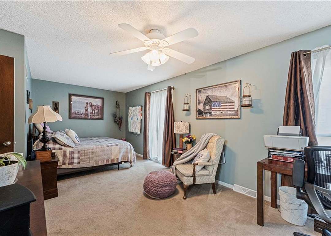 1215 Camelot Drive — photo 29