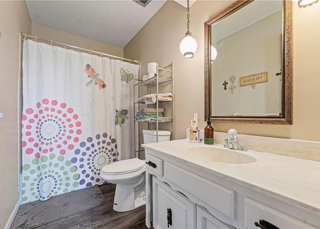 1215 Camelot Drive — photo 34