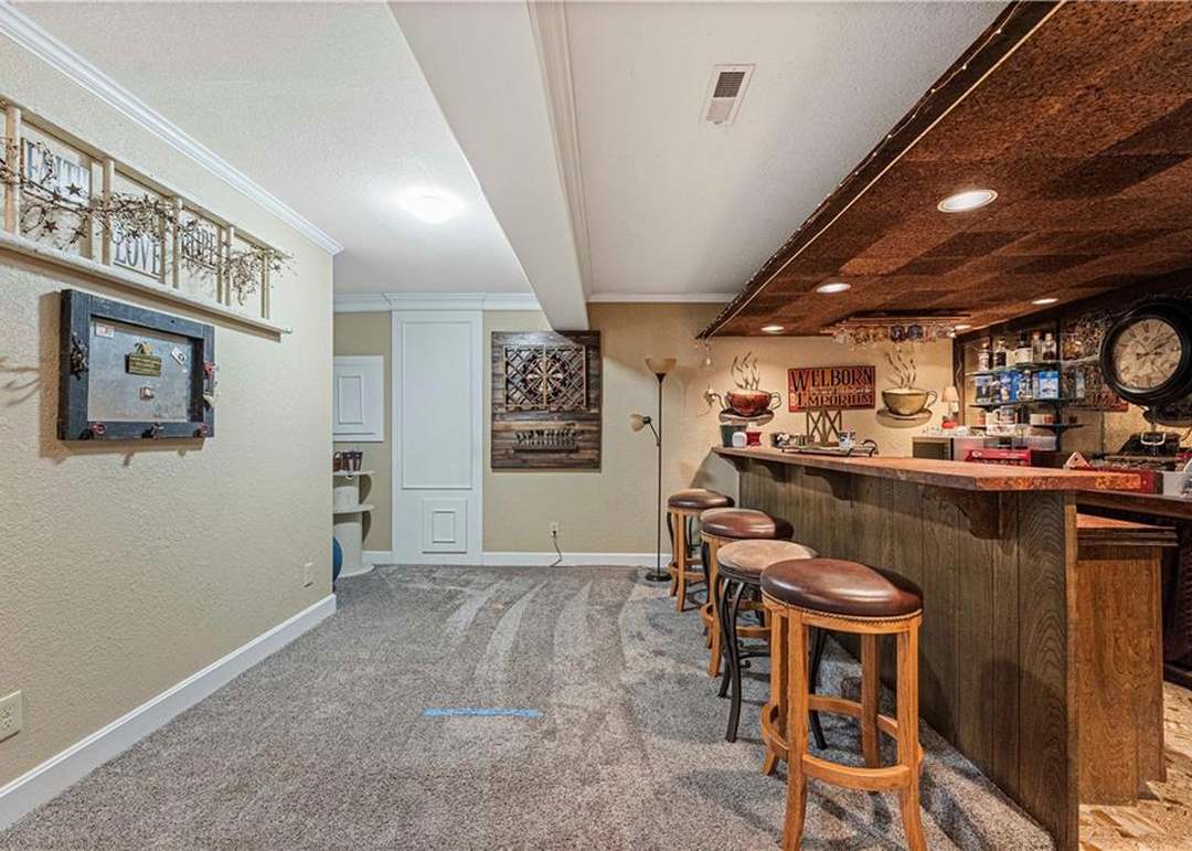 1215 Camelot Drive — photo 39