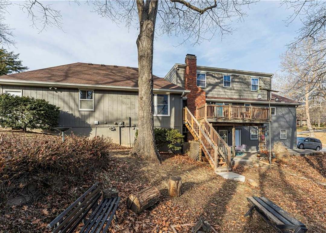 1215 Camelot Drive — photo 42