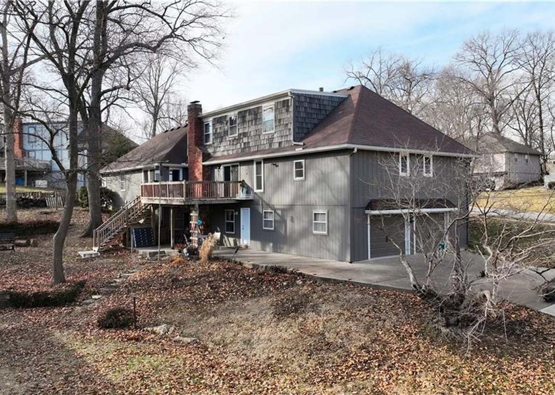 1215 Camelot Drive — photo 45