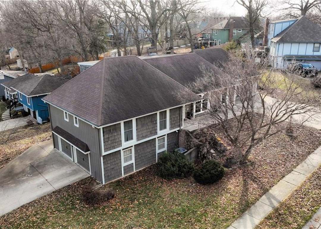1215 Camelot Drive — photo 47