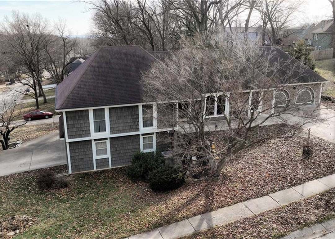 1215 Camelot Drive — photo 48