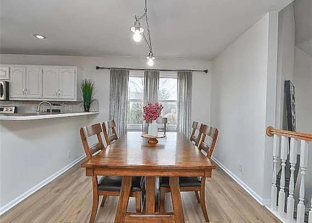 13836 W 110th Street — photo 2