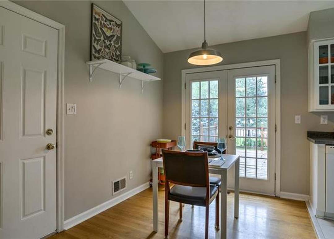 7111 Larsen Lane — photo 10