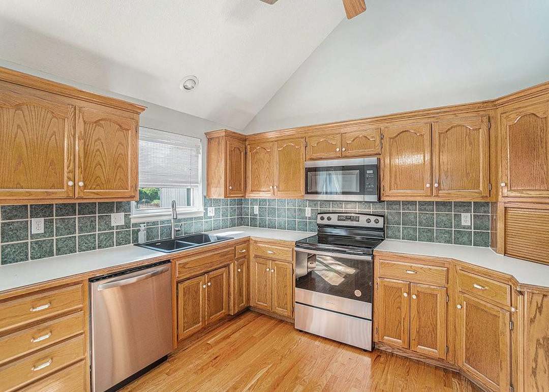 866 Yancey Street — photo 12