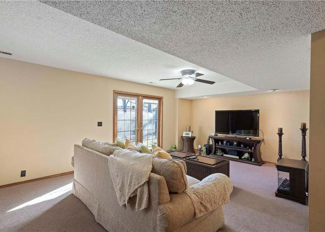 1717 Tudor Lane — photo 5