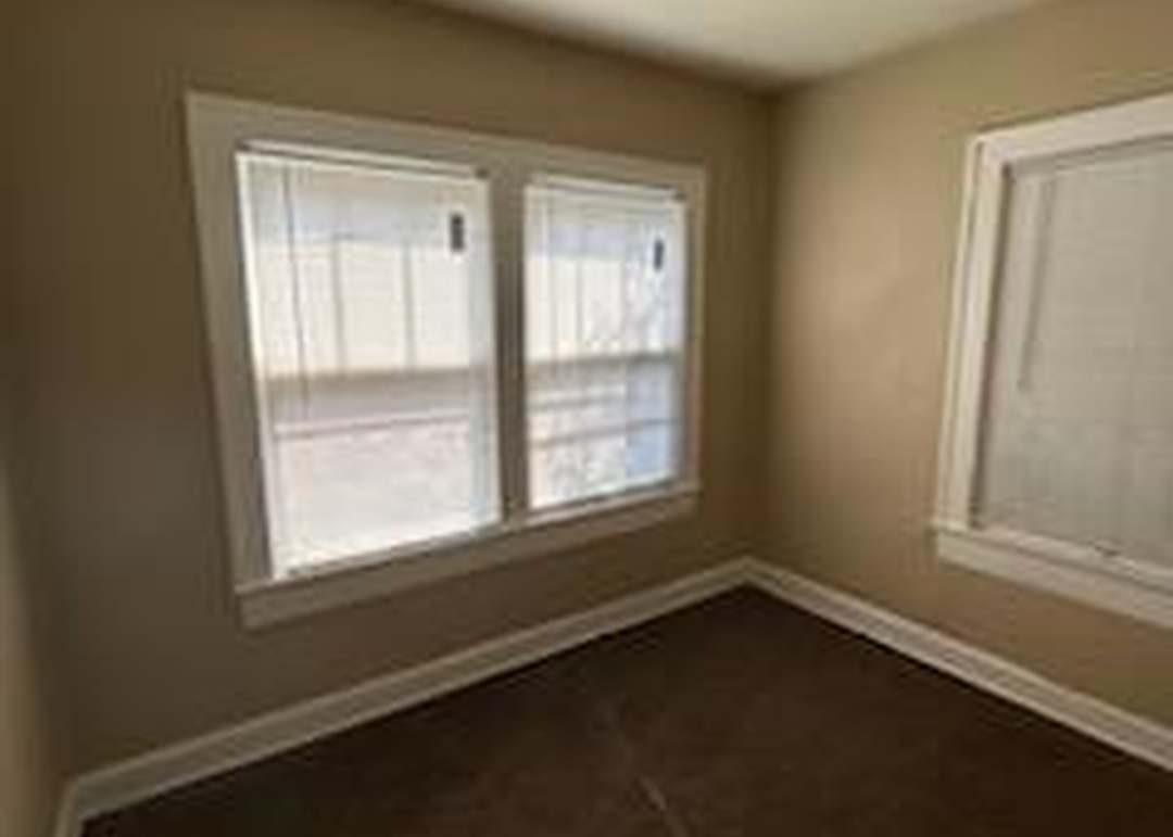 3916 Myrtle Avenue — photo 13