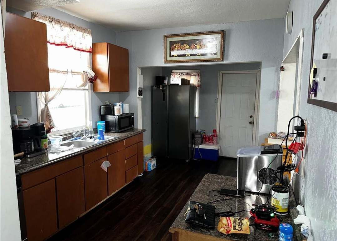 221 N 17th Street — photo 9