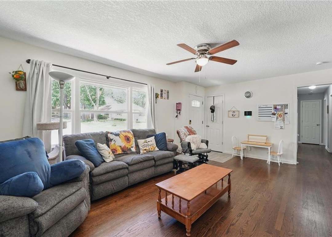 10621 E 32nd Street — photo 15