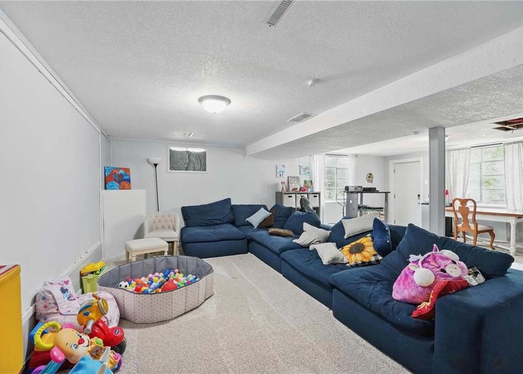 10621 E 32nd Street — photo 33