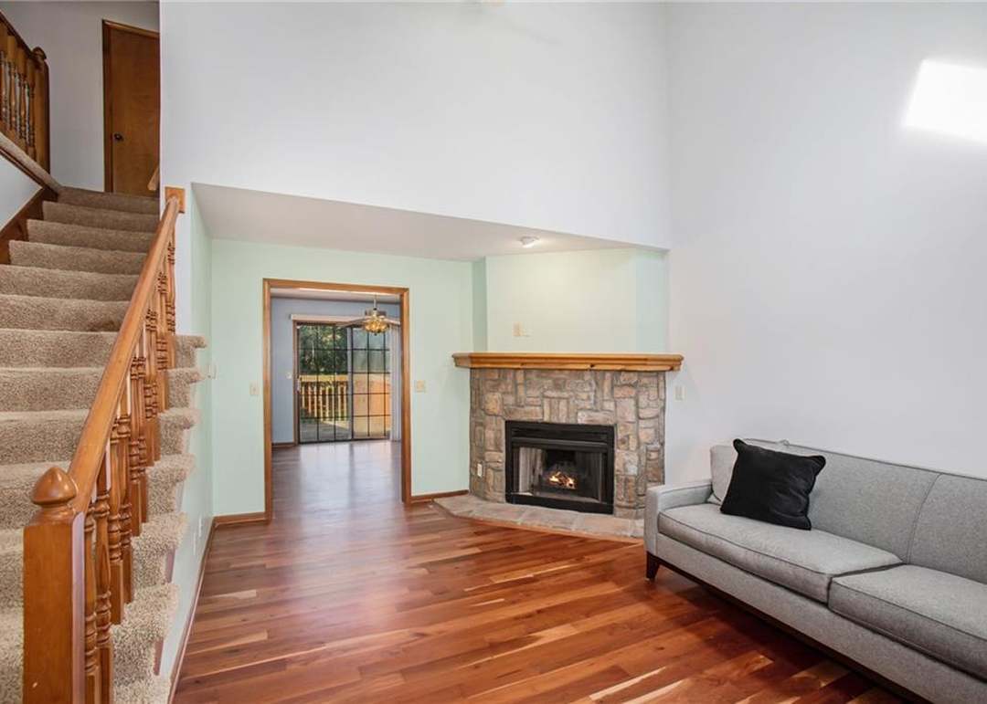 11637 W 113th Street — photo 2