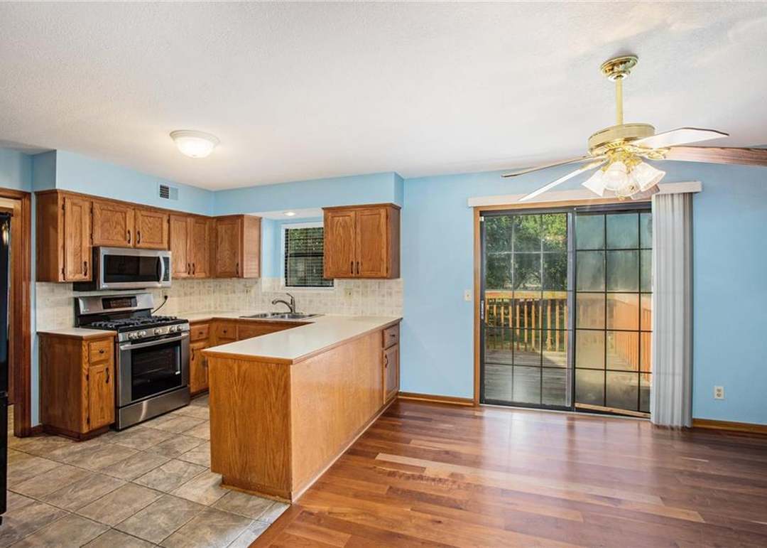 11637 W 113th Street — photo 15