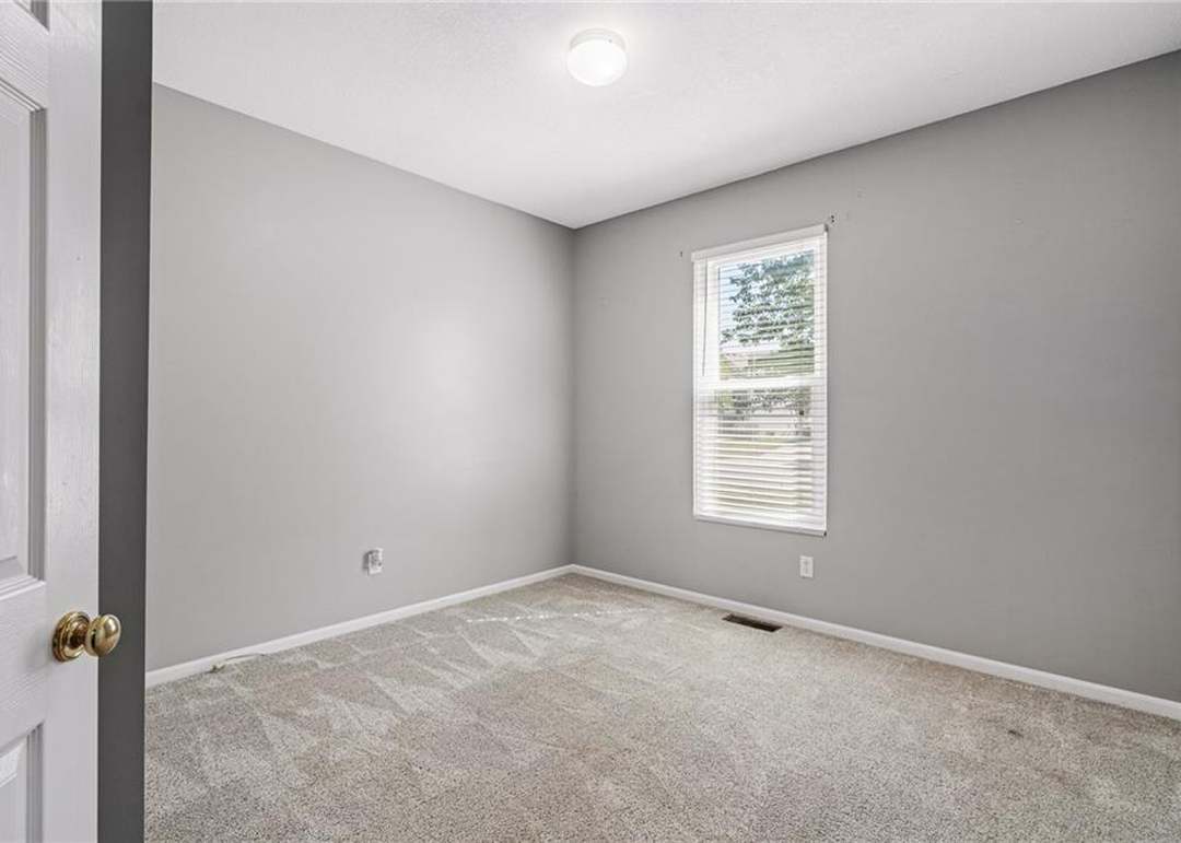 1868 W Cedar Street — photo 5