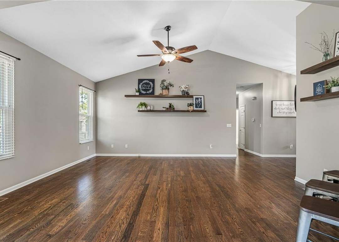 1868 W Cedar Street — photo 6